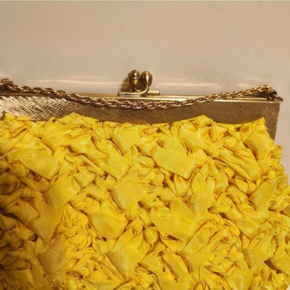 Vtg. Mint '60's Morris Moskowitz Yellow Crocheted Satin Gold Frame Chain Handbag - Picture 7 of 9